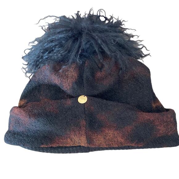Arae Aura Wool Beanie Hat Onyx Shibori Mongolian Lamb Pom Pom Brown Black main image 4